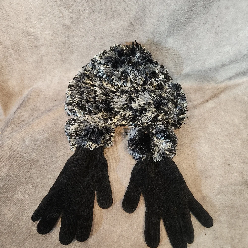 Black and Gray Knit‎ Scarf and Gloves Set